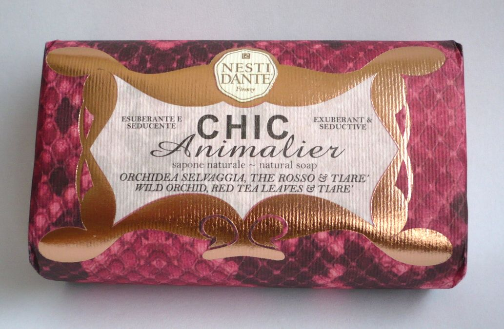 Mydlo Chic - nezávislé a zvodné 250g Prírodné glycerínové mydlo, ktoré vám pripomenie nádhernú toskánsku prírodu Talianska. Vôňa z radu Chic Animalier s nezávislou a zvodn...