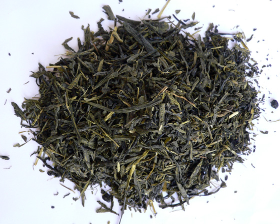 Vietnam green zelený čaj 50g Jemný zelený čaj strednej triedy z najlepších vietnamských čajových plantáží. Chuť príjemná, plná s kvetovo jemnou vôňou. Zelený...